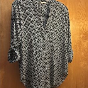 Women's Black and White Patterned Top